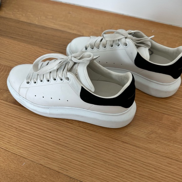 Alexander McQueen Shoes - Alexander McQueen sneakers